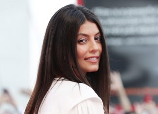 #Venezia76: Alessandra Mastronardi sul red carpet del film “The Laundromat” The Laundromat