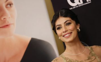 Alessandra Mastronardi radiosa alla premiere del film TV “Carla” alla Scala di Milano