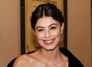 Alessandra Mastronardi alla Prima della Scala di Milano 2022 prima della Scala